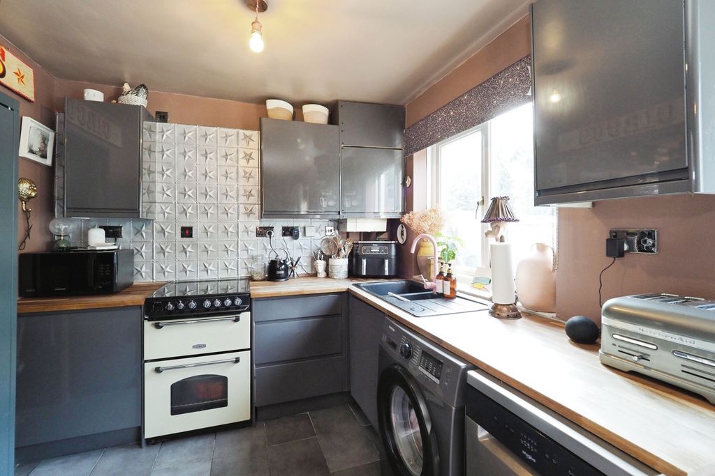 Property photo 3 of 20 Img_1460
