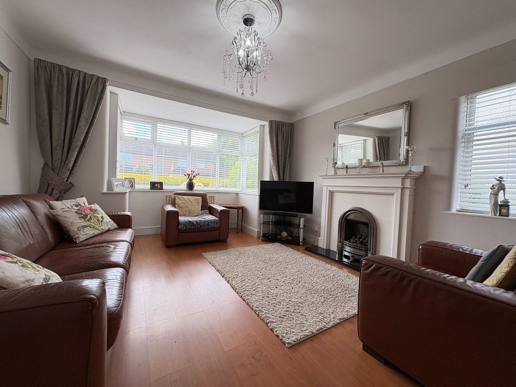 Property photo 2 of 33
