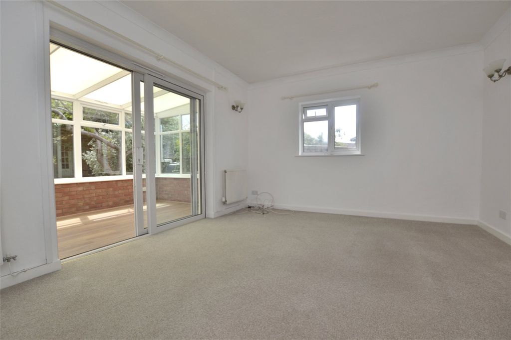Property photo 2 of 15 Picture No. 12