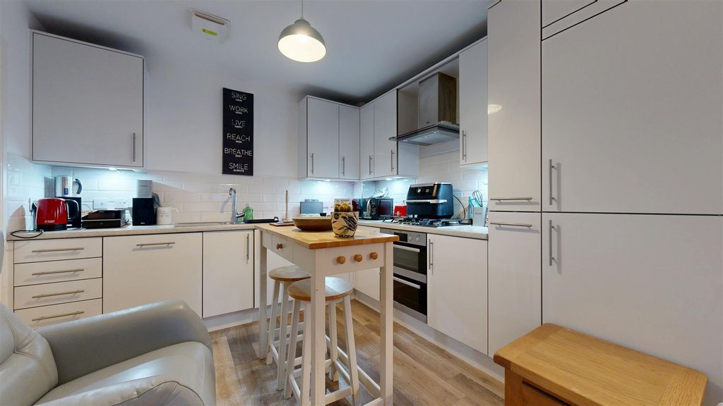 Property photo 3 of 5 12162025_090125.Jpg