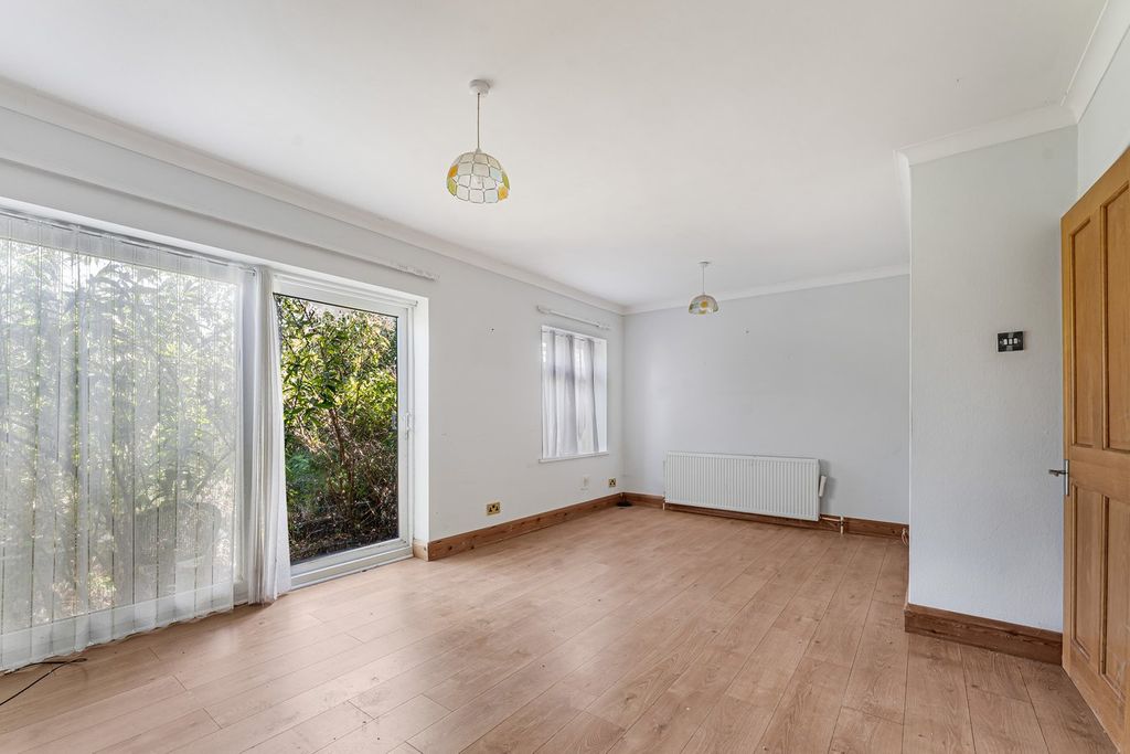 Property photo 3 of 9