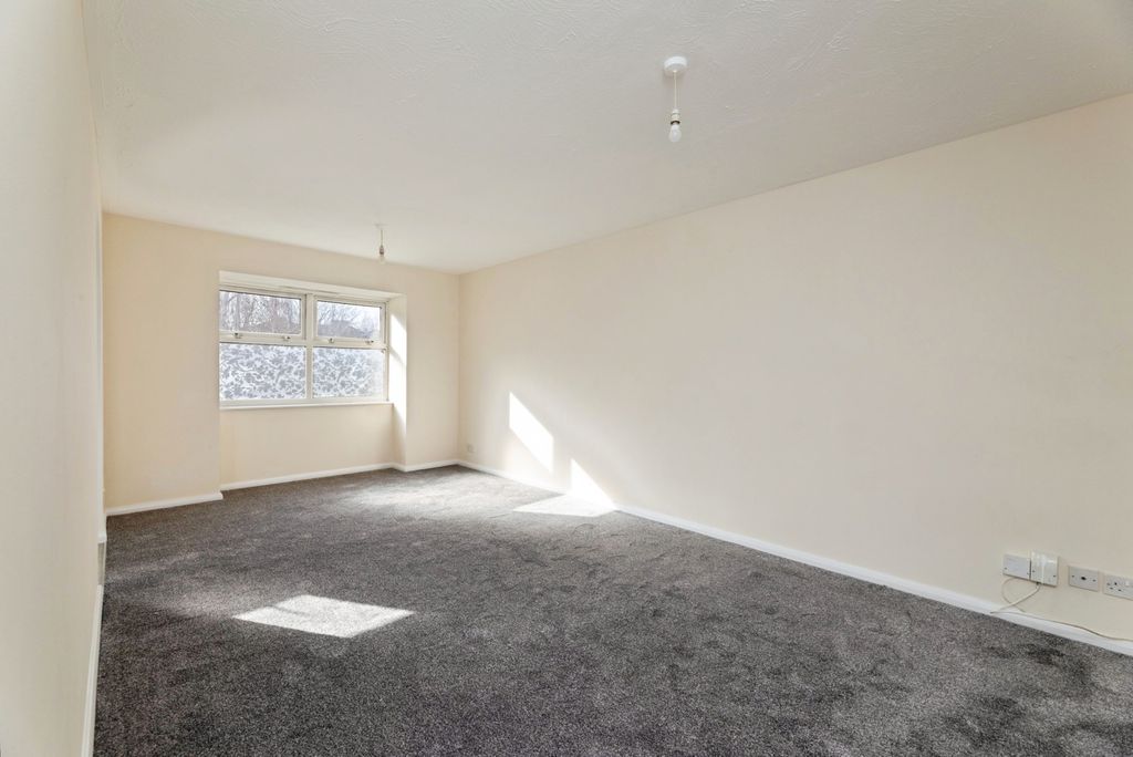 Property photo 3 of 13 Pbox-Img.Jpg