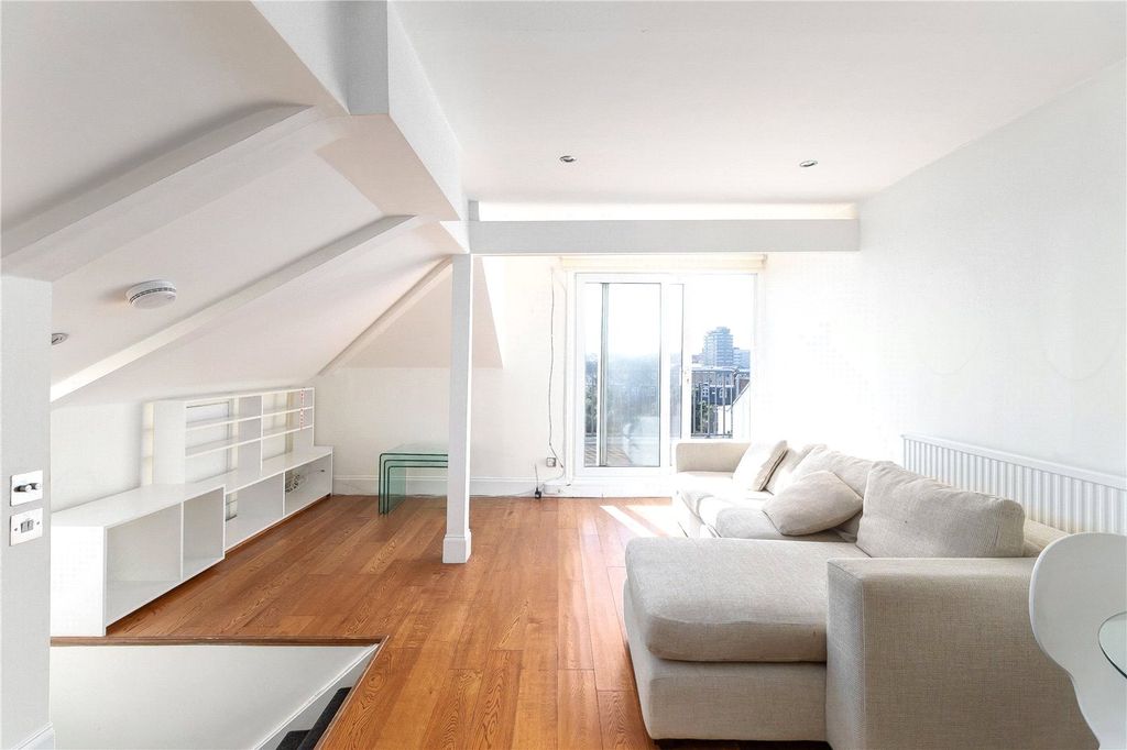 Property photo 3 of 12 Picture No. 15