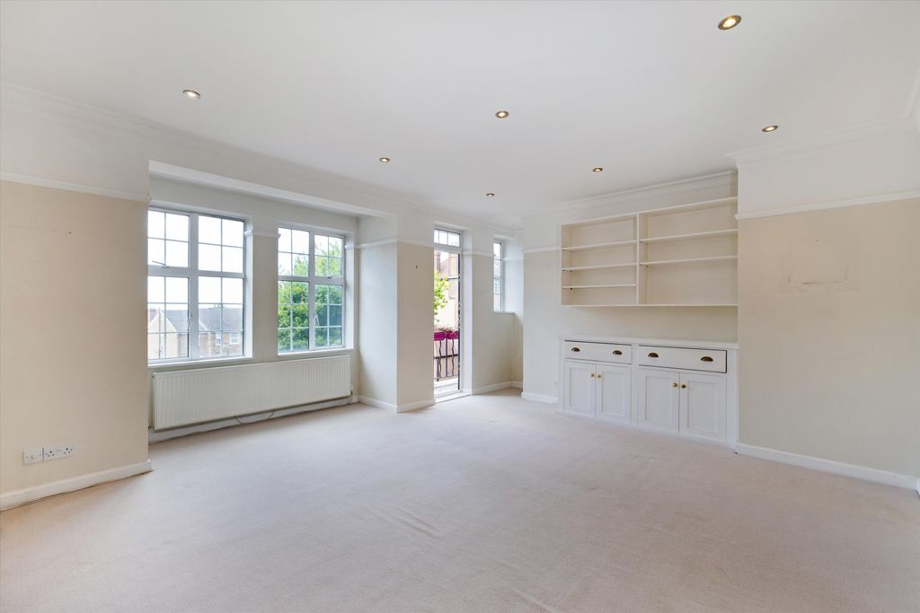 Property photo 2 of 12 Image