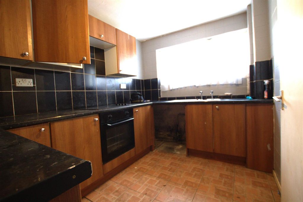 Property photo 2 of 12 Kitchen.Jpg