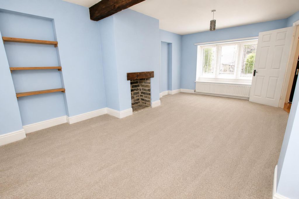 Property photo 2 of 10 Lounge.Png
