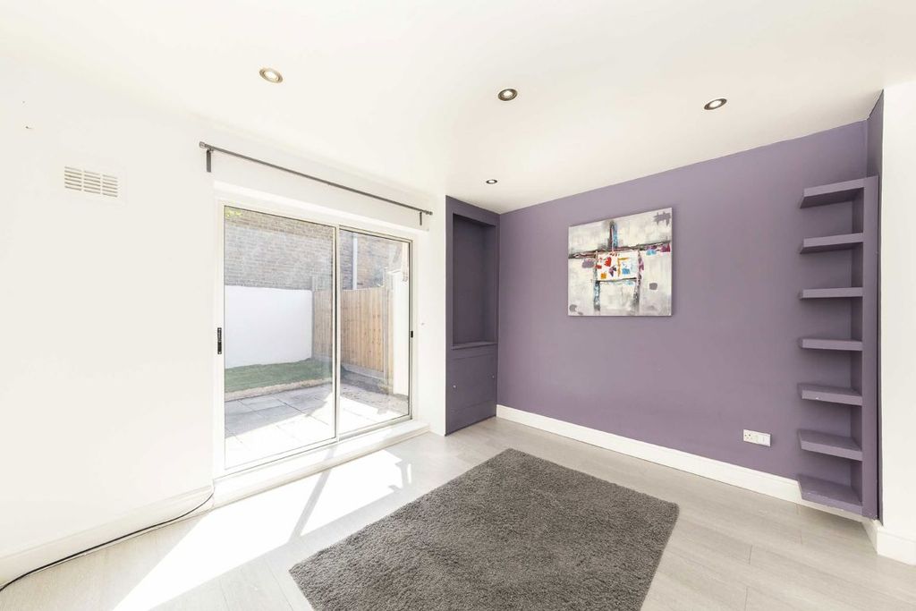 Property photo 2 of 5