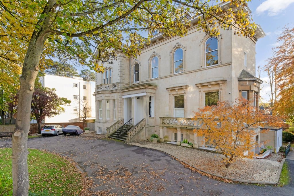 Property photo 2 of 15 Flat 4 326928  (1)
