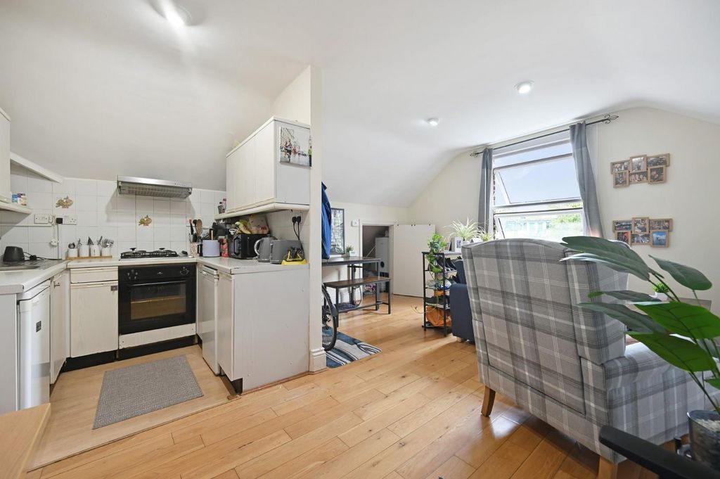 Property photo 2 of 8 9.Jpg