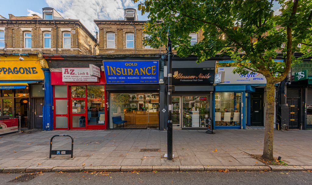 Property photo 2 of 56 Stroud Green Road 133-135-002