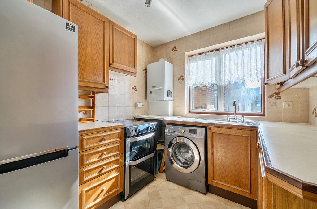 Property photo 3 of 17 1435997-12-69c545...