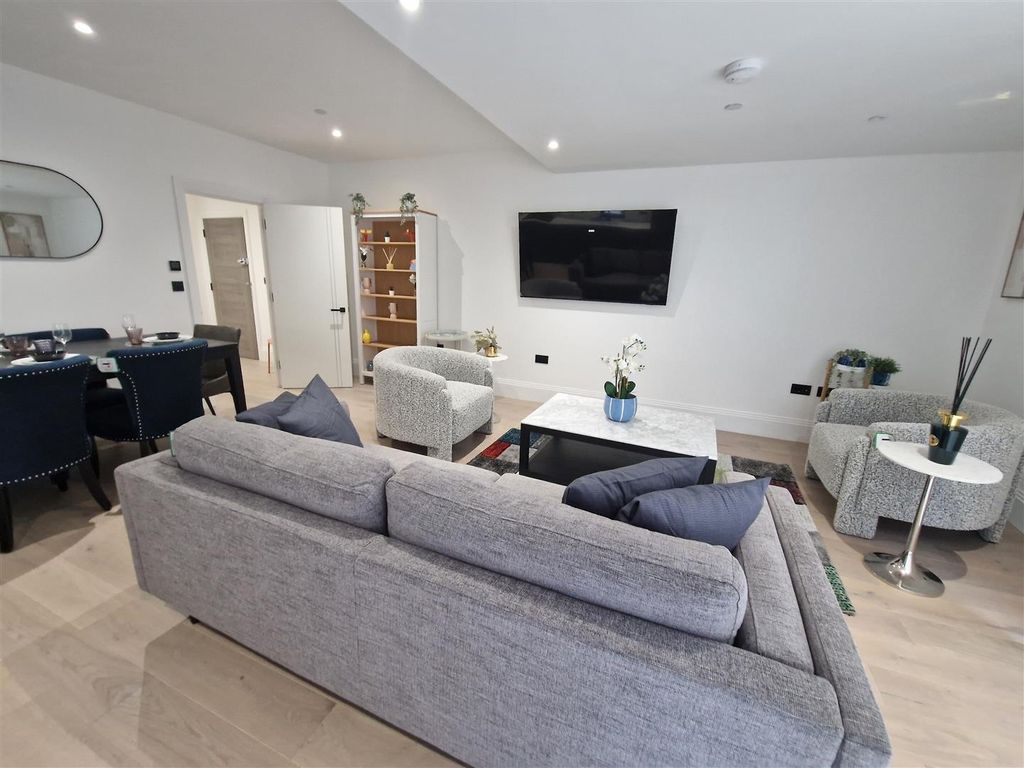 Property photo 3 of 14 20251027_110336.Jpg