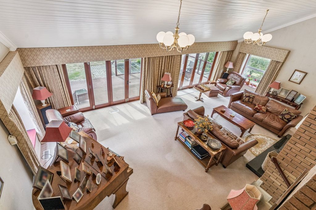 Property photo 2 of 30