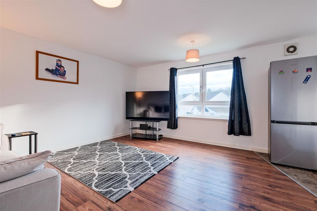 Property photo 2 of 13 Lounge