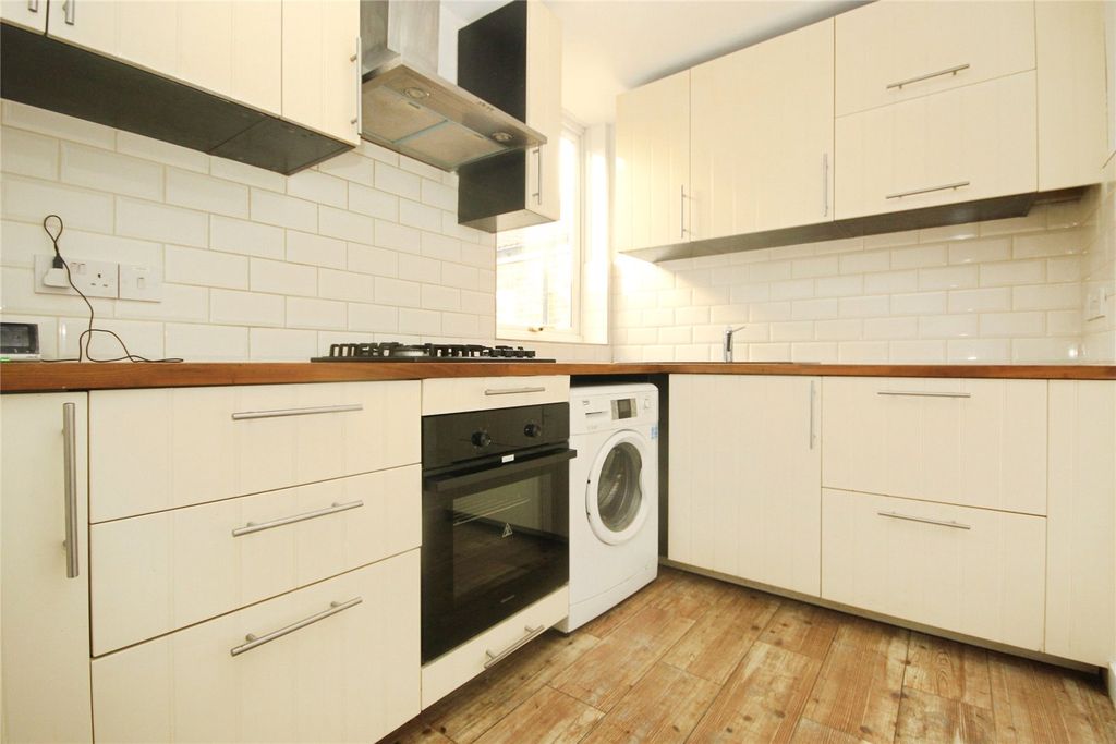 Property photo 3 of 14 Kitchen