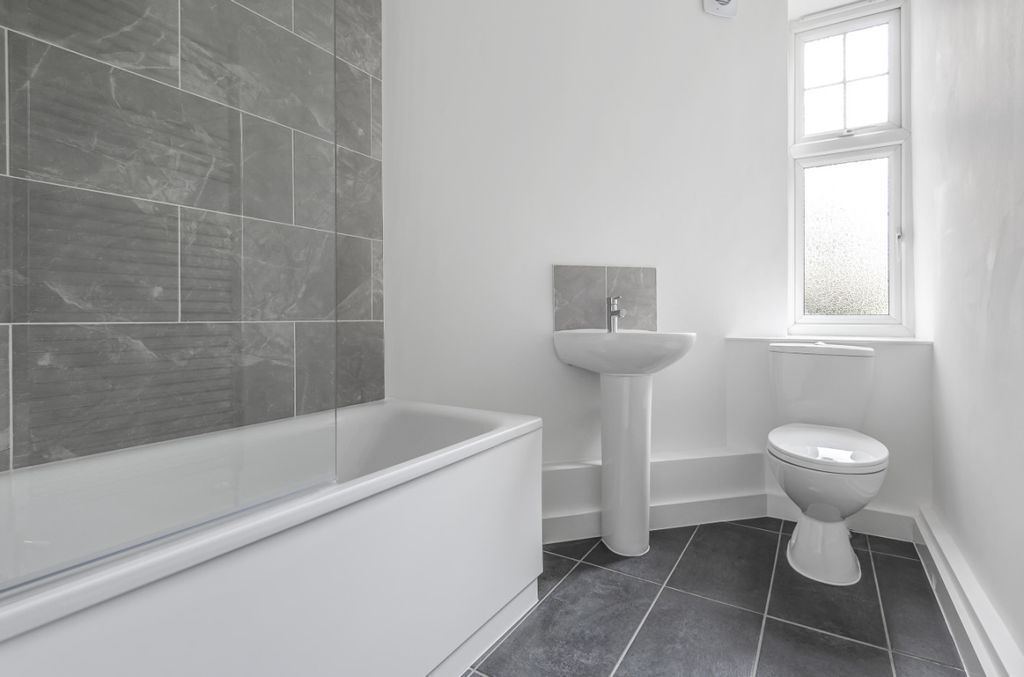 Property photo 3 of 6 544857 (6)c