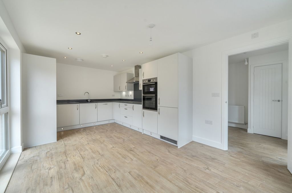 Property photo 2 of 12 1457973-25-6A0Afe...