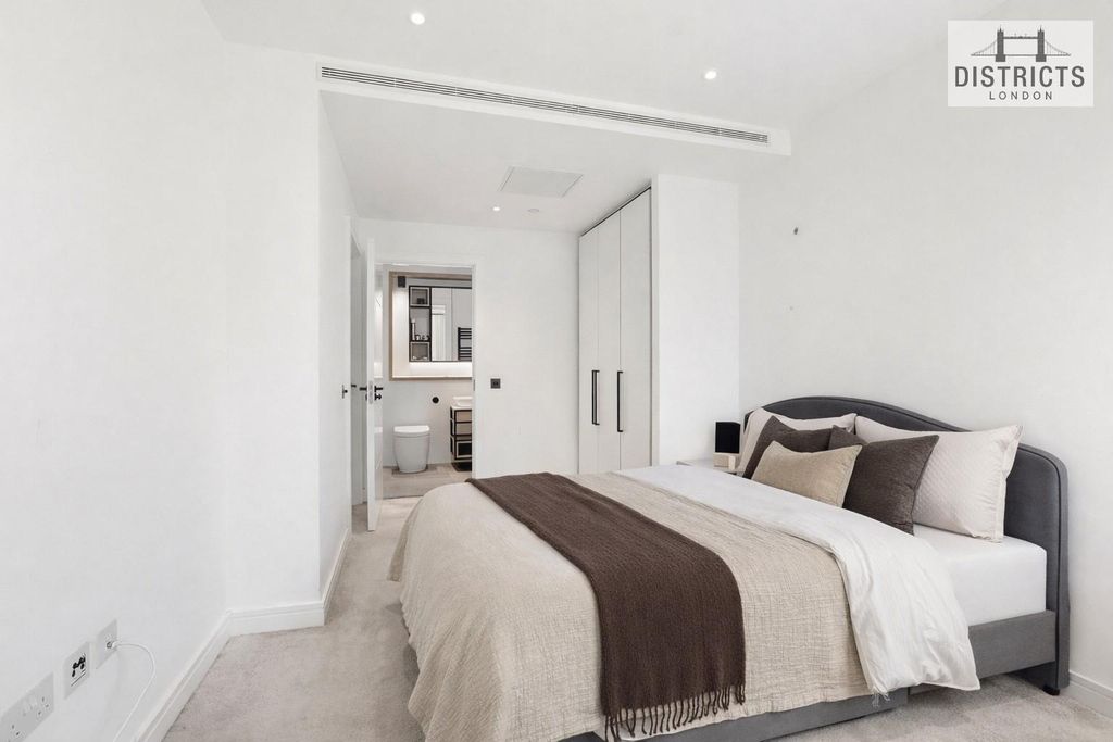 Property photo 3 of 15 Bedroom 1 Wm.Jpg