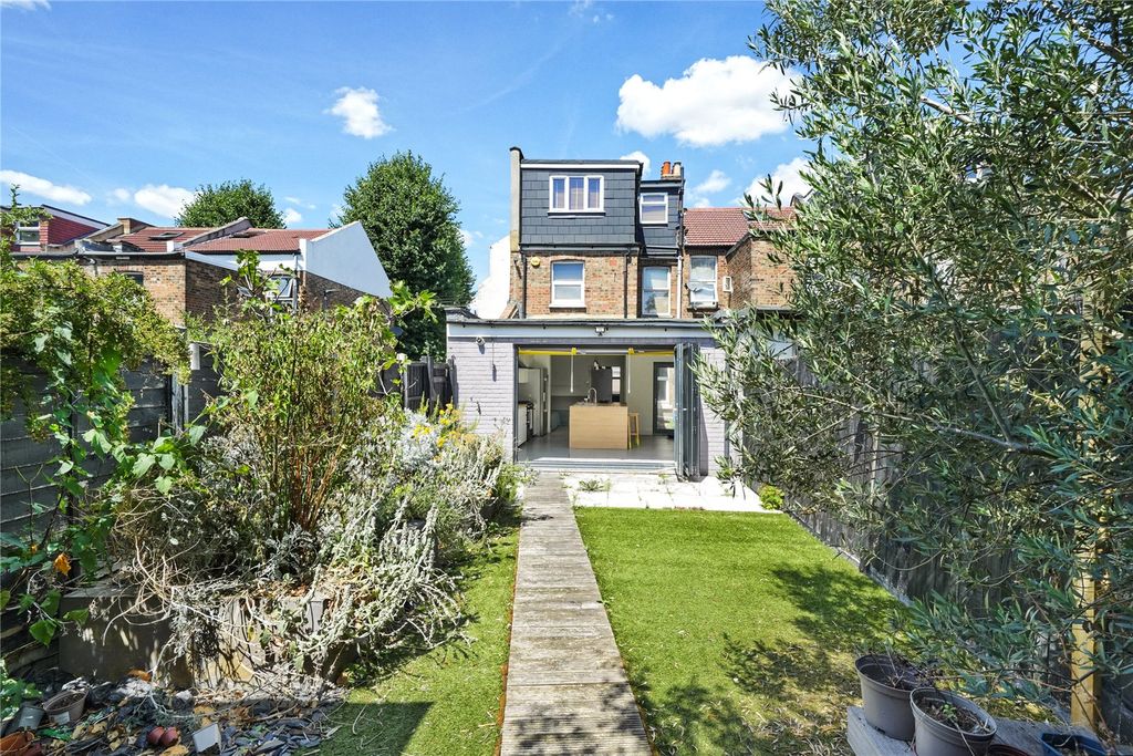 Property photo 3 of 17 Picture No. 05