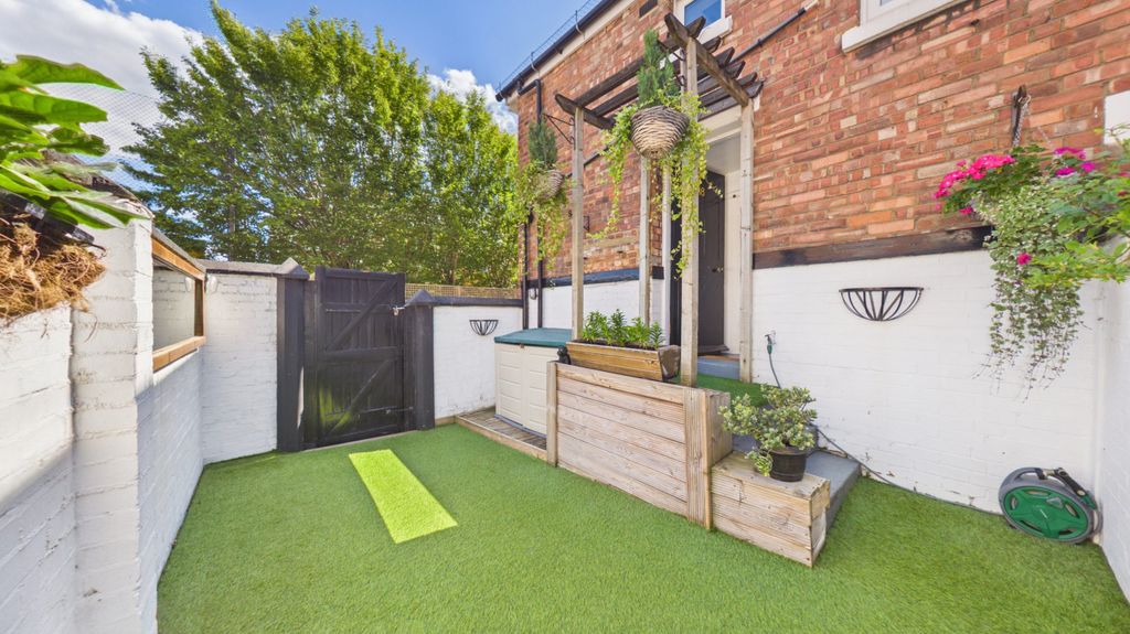 Property photo 2 of 11