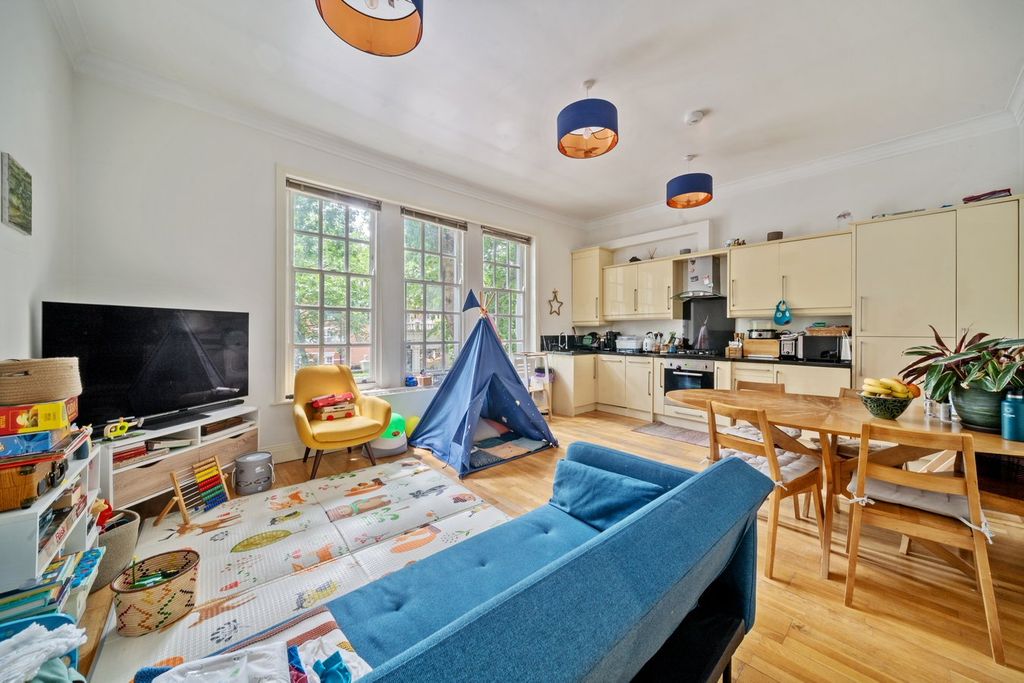 Property photo 1 of 8