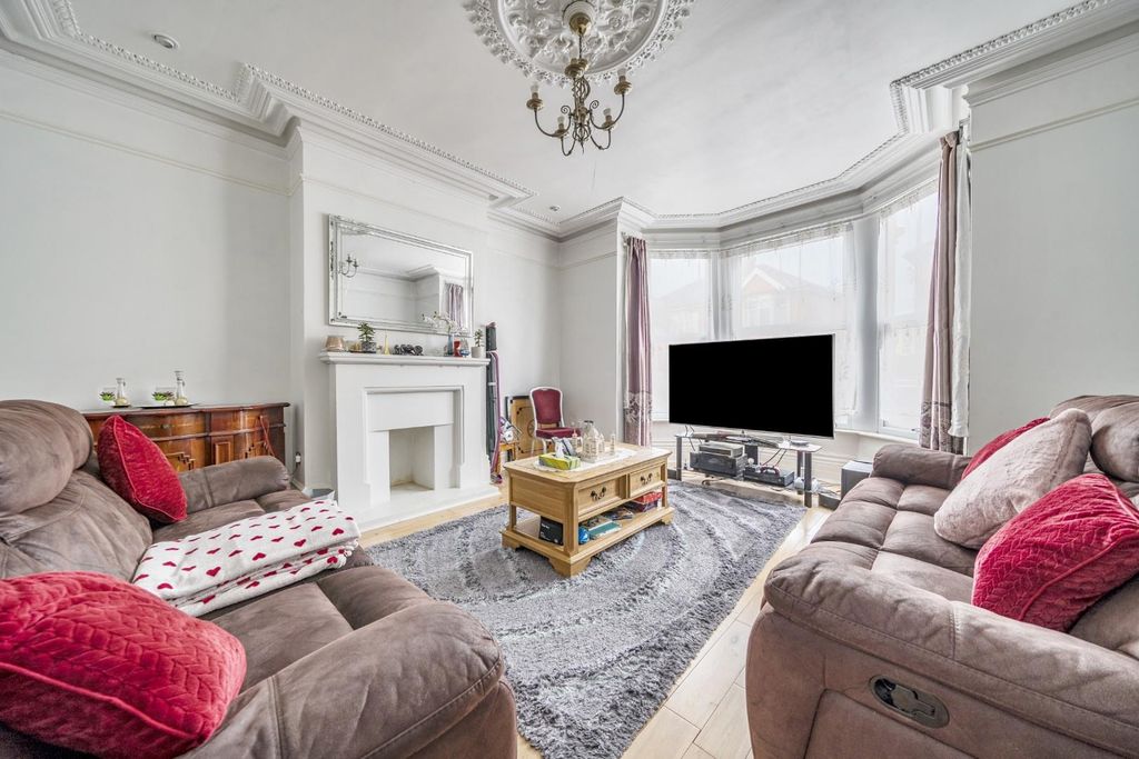 Property photo 2 of 18 1358118-1-68Dcf0c183E57.Jpg