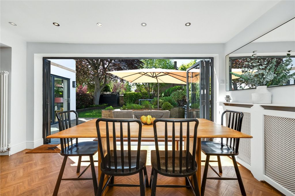 Property photo 3 of 21 Dining Area