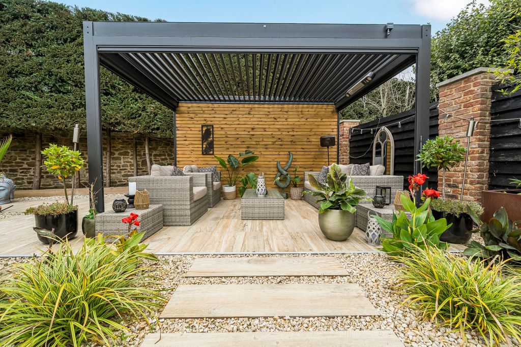 Property photo 3 of 41 13688512168Ed2563338c3