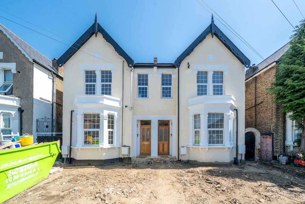Property photo 1 of 30