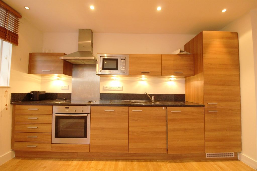 Property photo 3 of 9 Kitchen