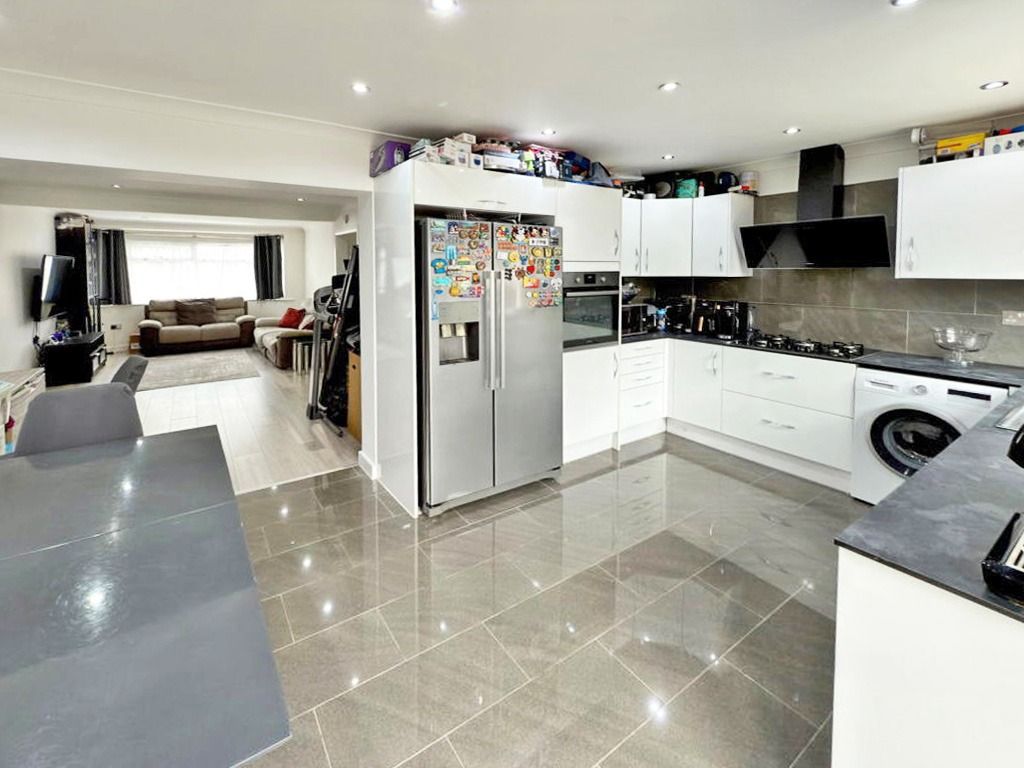 Property photo 3 of 9 4691992