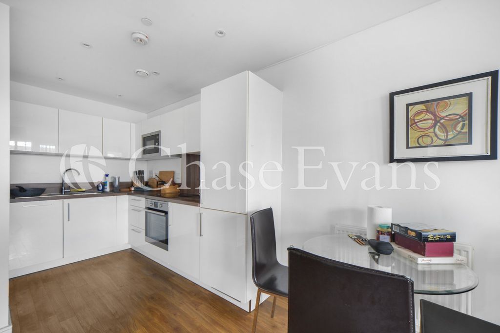 Property photo 3 of 15 Kitchen