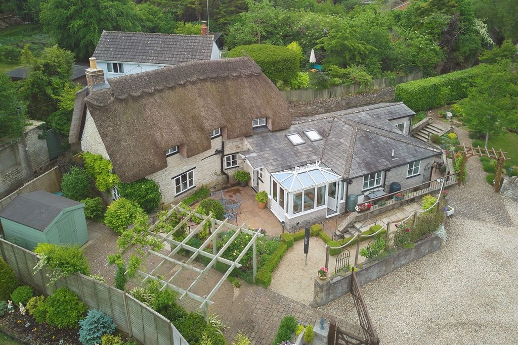 Property photo 1 of 18