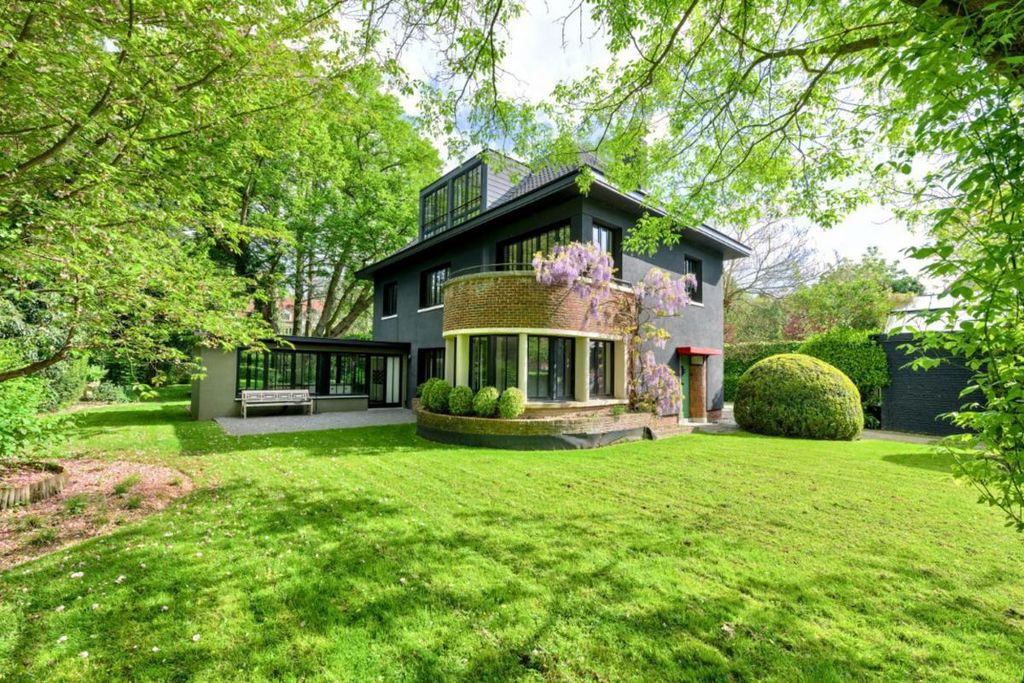 Property photo 3 of 40