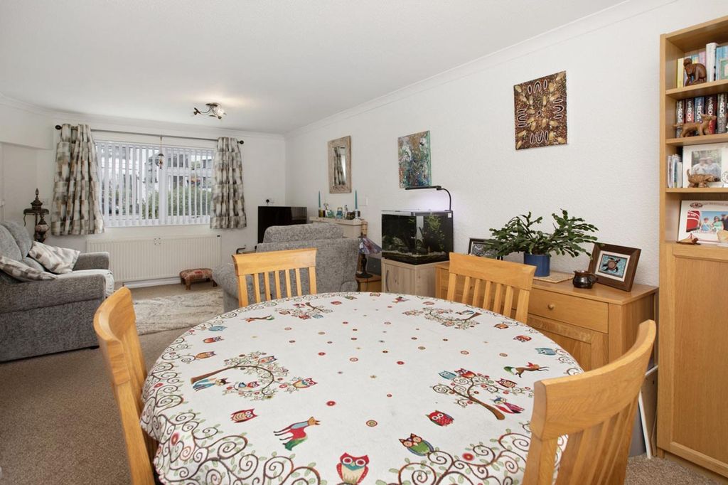 Property photo 3 of 19