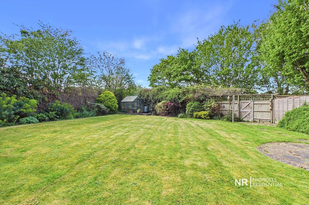 Property photo 2 of 29 Garden