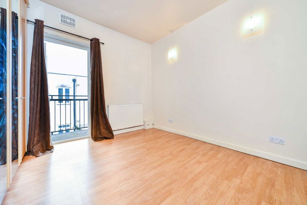 Property photo 3 of 4