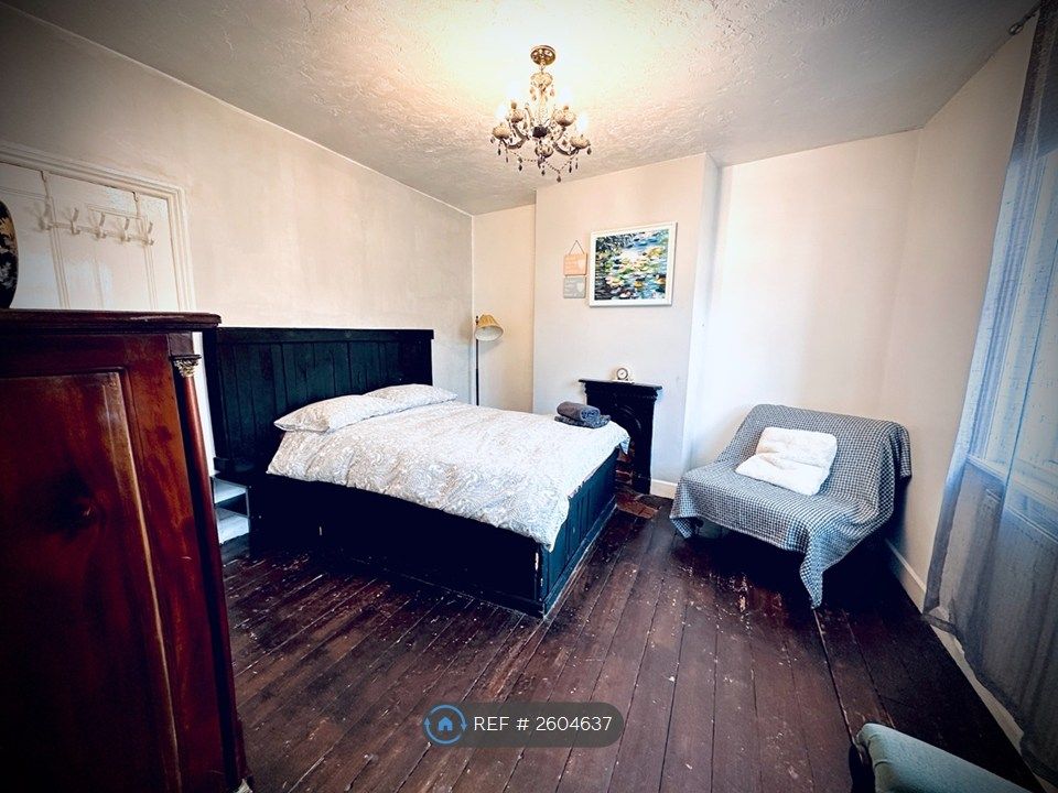 Property photo 2 of 25 Room 1