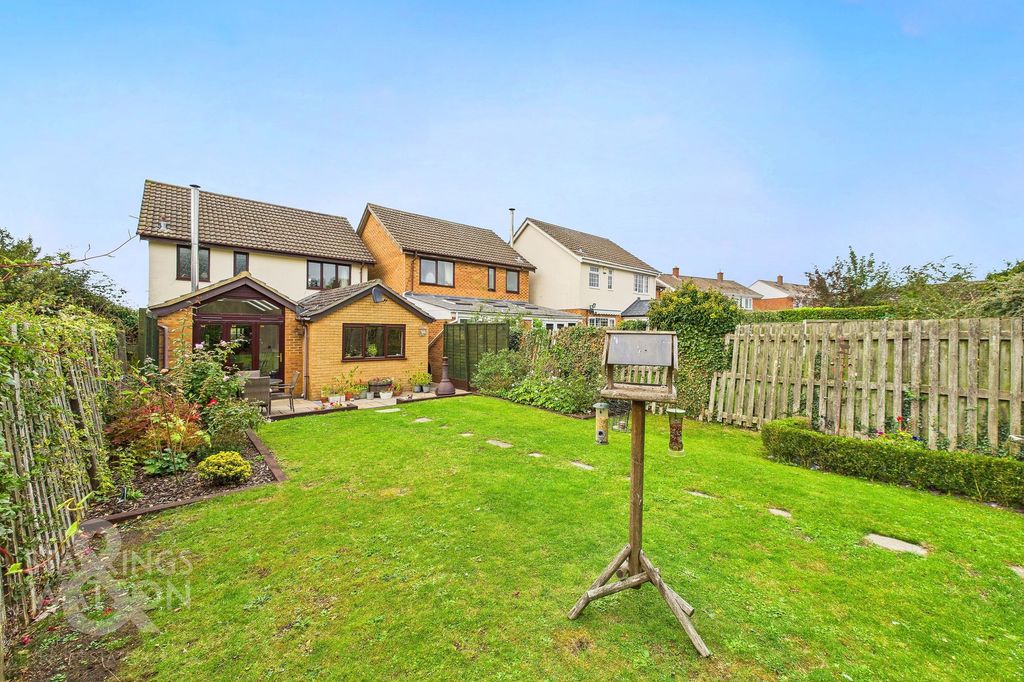 Property photo 1 of 32