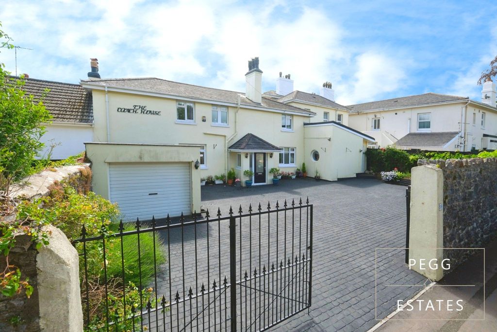 Property photo 1 of 52