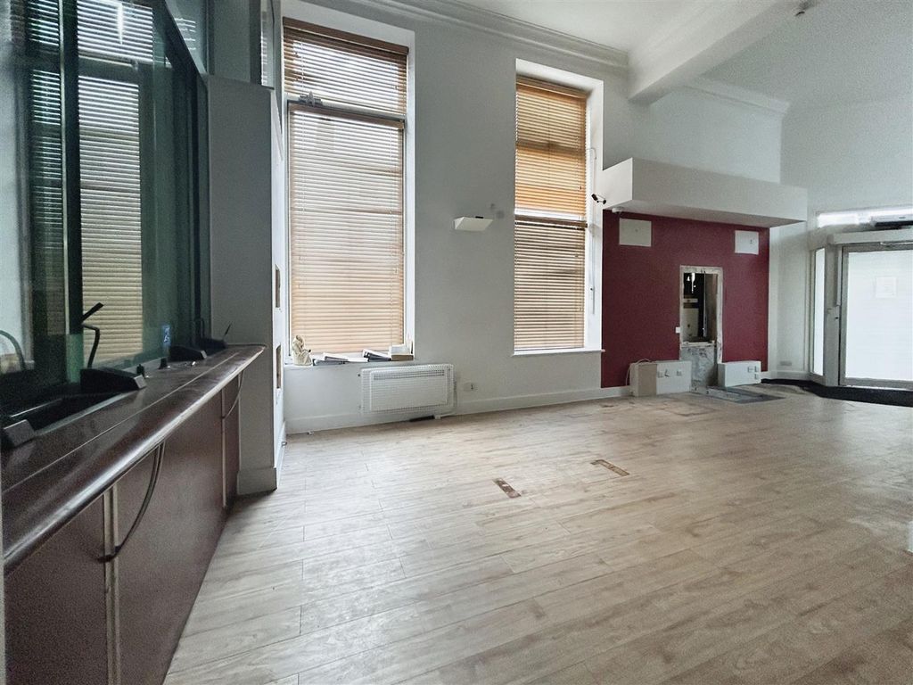 Property photo 3 of 15 Ground Floor