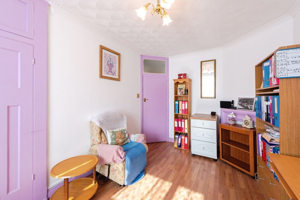 Property photo 2 of 17 Photo