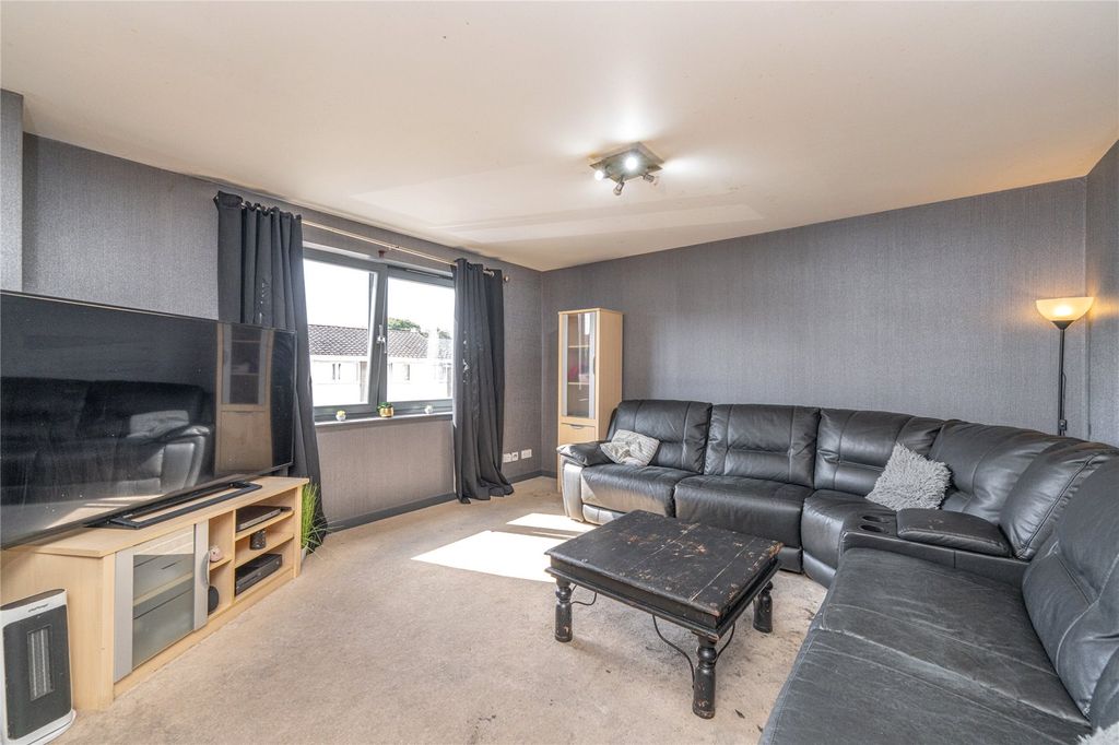 Property photo 2 of 20 Lounge