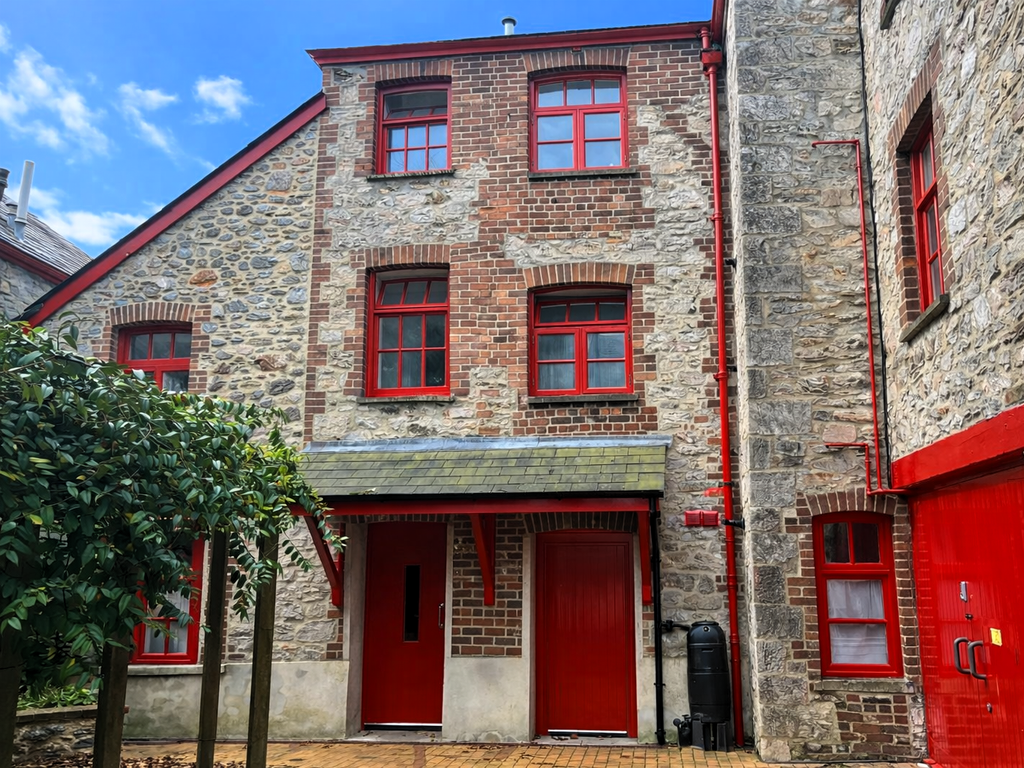 Property photo 1 of 20