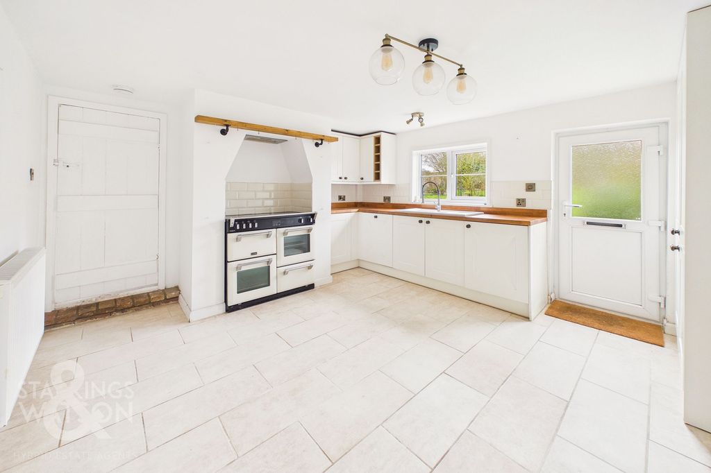 Property photo 3 of 24