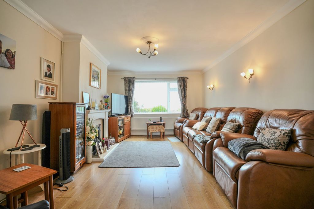 Property photo 3 of 24