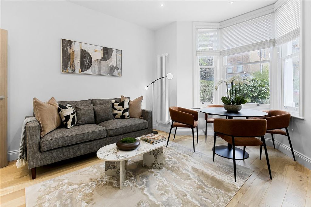 Property photo 3 of 23