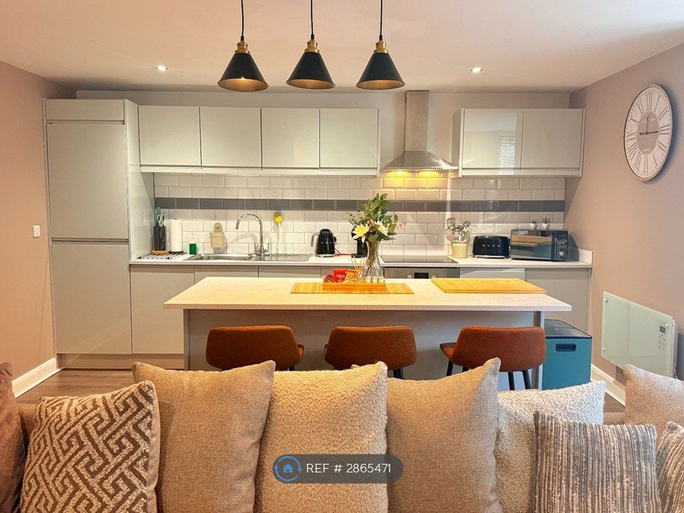 Property photo 1 of 35