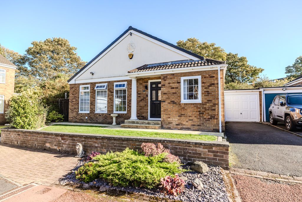 Property photo 1 of 32