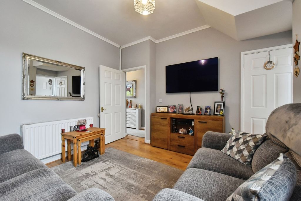 Property photo 3 of 17 Photo